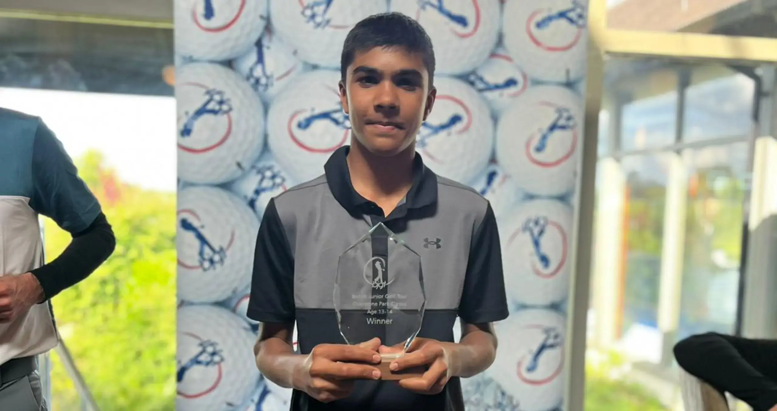 Alumni pupil receiving award at the British Junior Golf Tour